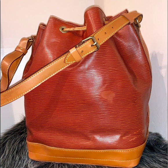 Louis Vuitton Handbags - 💯 VINTAGE LOUIS VUITTON EPI NOE GM 💯